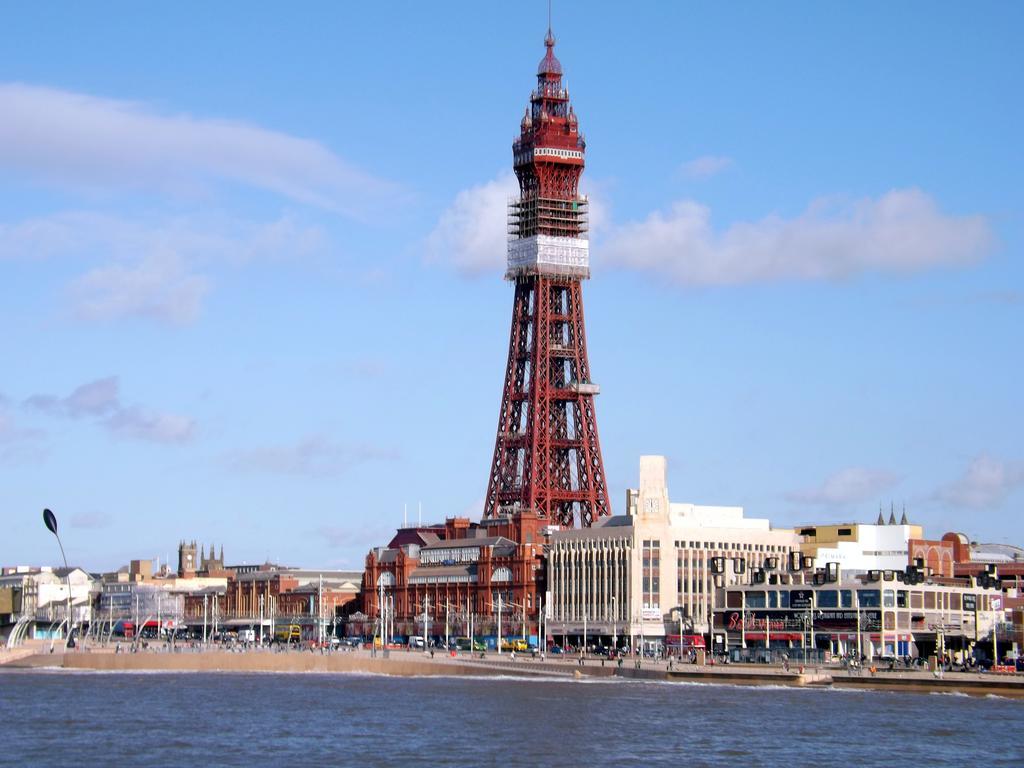 Airedale Hotel Blackpool Bagian luar foto