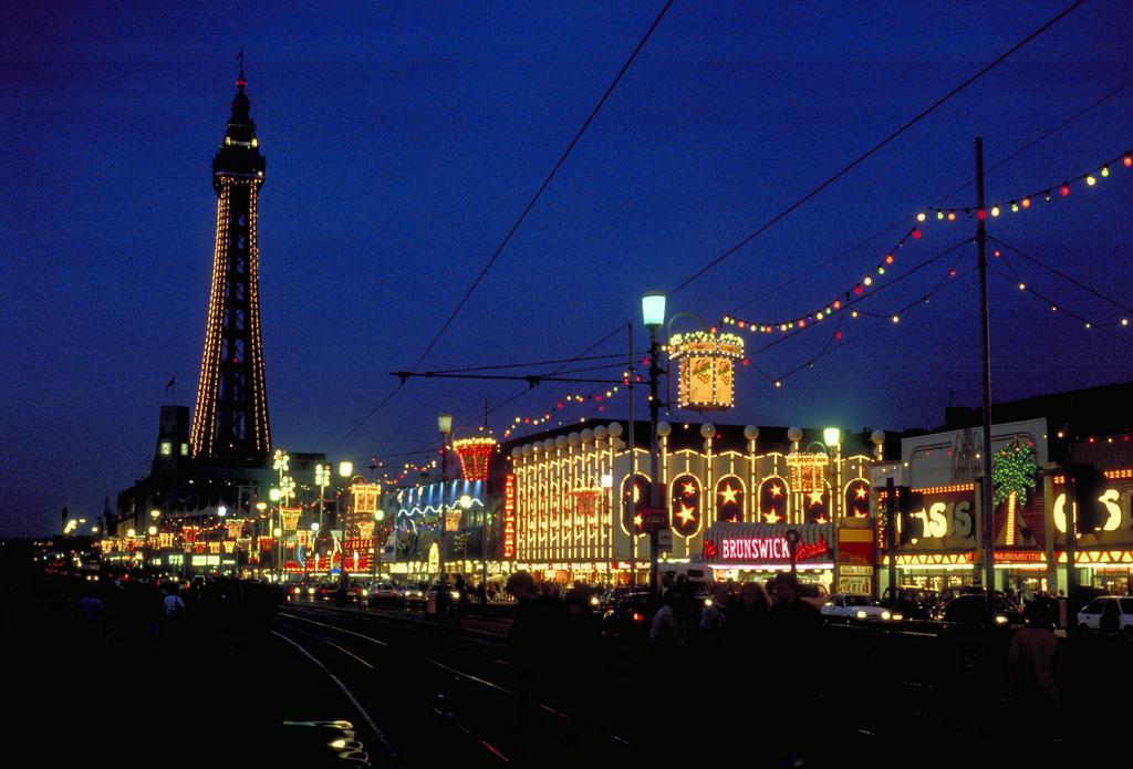 Airedale Hotel Blackpool Bagian luar foto